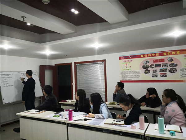  落实党员工作分化    保险项目执行到位