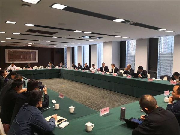 公司携手宝钢股份中央钻研院在集团公司进行专题讲座