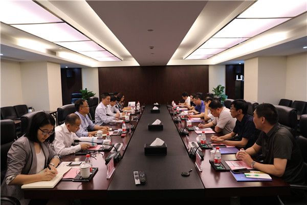 吐鲁番市商务局副局长高贺利一行到我司调查互换
