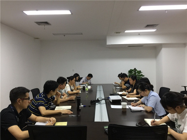公司党委委员潘洁讲授“不忘初心、、、服膺使命”主题教育专题党课:安身本职岗位，，悟初心担使命