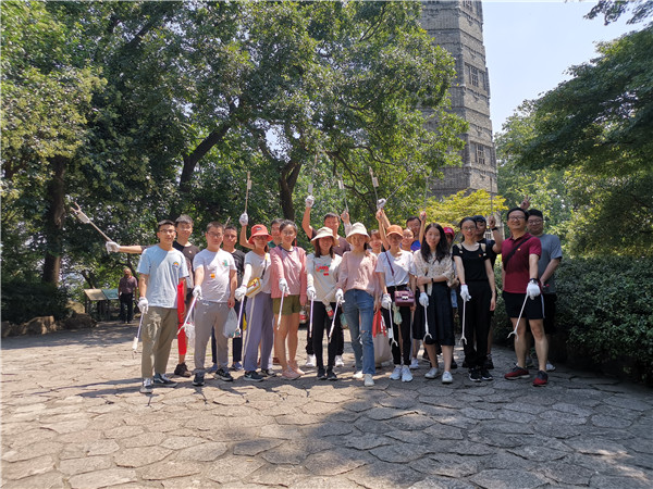 不忘初心，，，公益随行 ——钢铁四部党支部与财政资产治理部党支部携手发展公益活动