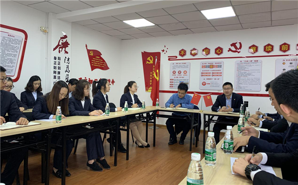 公司党委副书记、副董事长丁建国一行到重庆南宫官网成都分公司调研领导工作