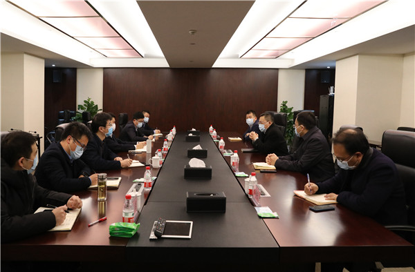 集团公司总经理詹小张一行赴公司调研疫情防控和出产经营