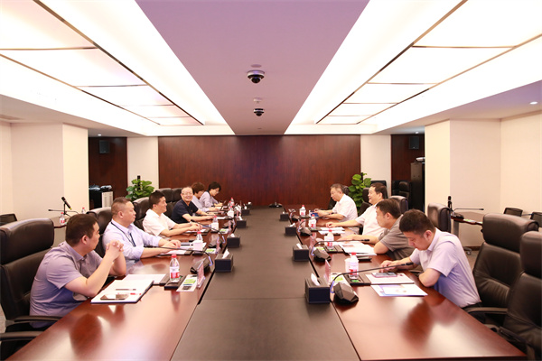 河南交通投资集团党委书记、、董事长程日盛一行到访我司