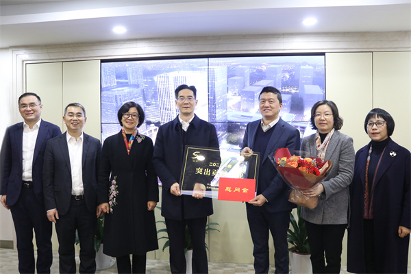 萧山区委常委、、、开发区党工委书记、、、管委会主任许昌到我司发展新春慰问