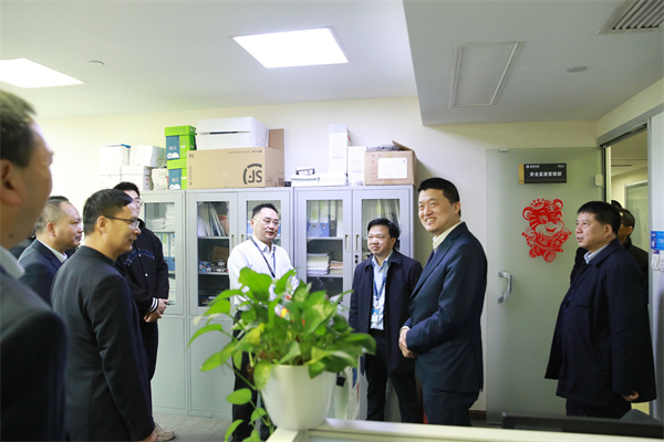 送祝福、、、鼓劲头，，，公司辅导班子慰问在杭各单元员工