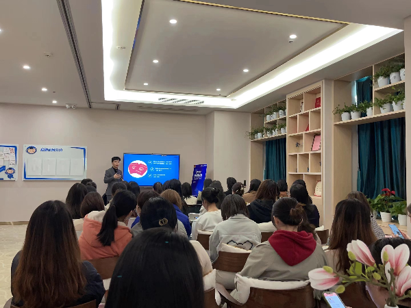 南宫官网青私塾 |第14期 “成长多选题 ” 之“婚姻关系中的妇女权利珍视”公益讲座顺利进行