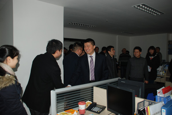 公司辅导集体走访慰问在长员工