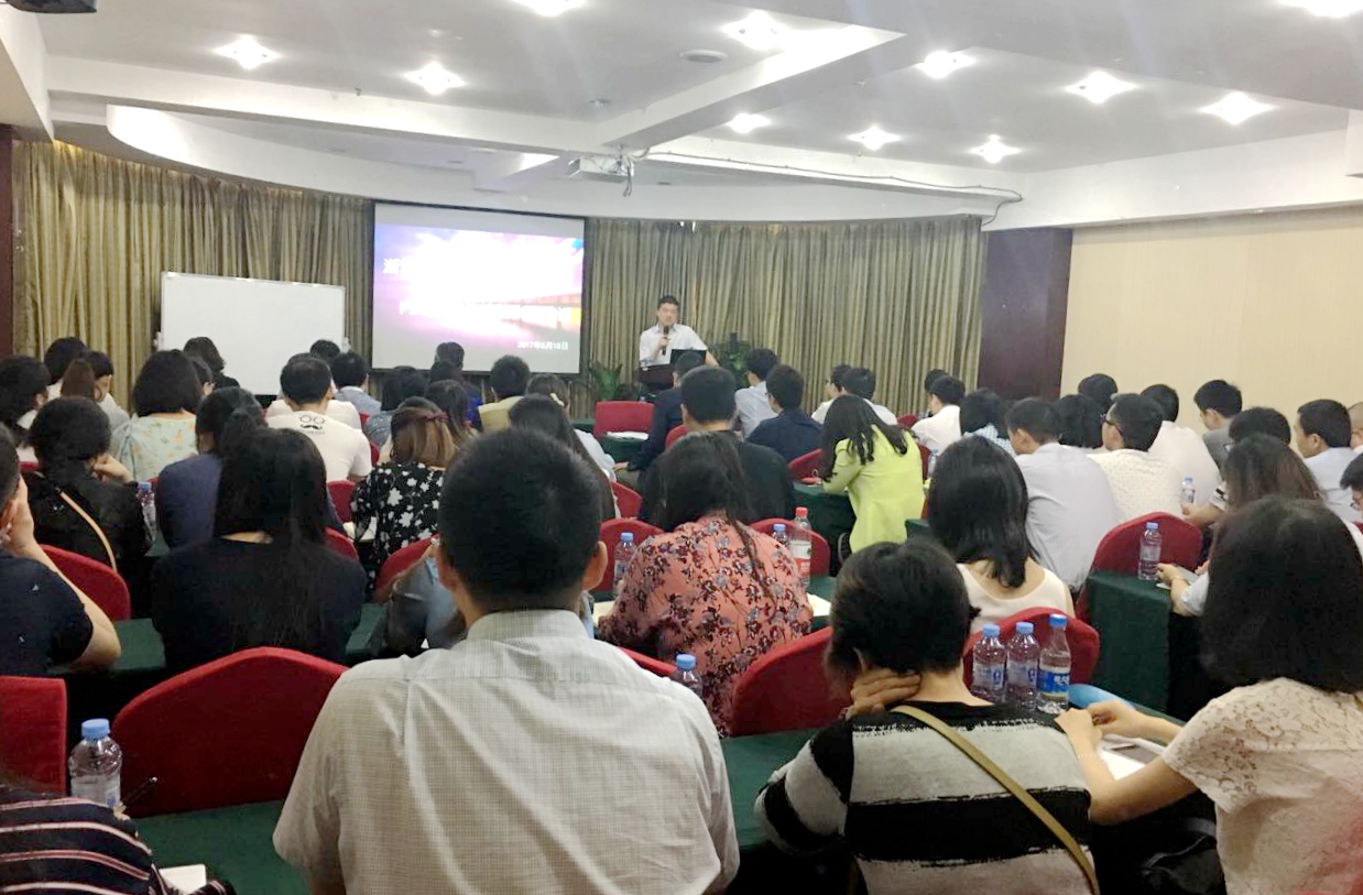 公司组织统管人员工作互换会